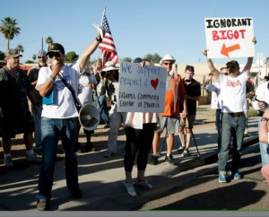 Islamic-Community-Center-of-Phoenix-protest-638x515